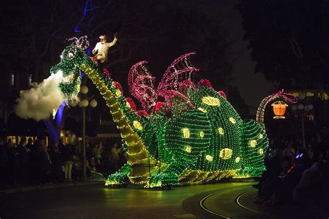 Main st. dragon - The Main Street Electrical Parade is back at Disneyland to celebrate its 50th anniversary, and guests can munch and sip with the celebration thanks to a new popcorn bucket and sipper! ... The smiling dragon comes with webbed wings and a electric purple mohawk and beard, reflecting the design of the parade float. The from the back, Elliott …